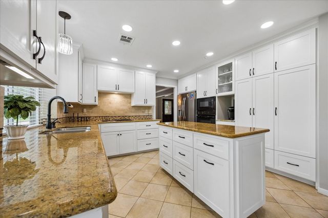 47 Sterling Street, Sugar Land, TX 77479