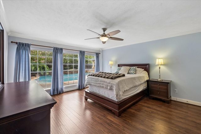 47 Sterling Street, Sugar Land, TX 77479