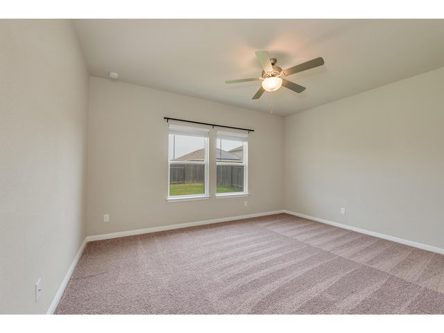 111 Grapefruit RD, Hutto, TX 78634