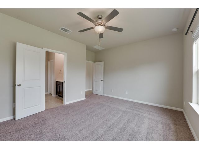 111 Grapefruit RD, Hutto, TX 78634