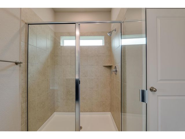 111 Grapefruit RD, Hutto, TX 78634