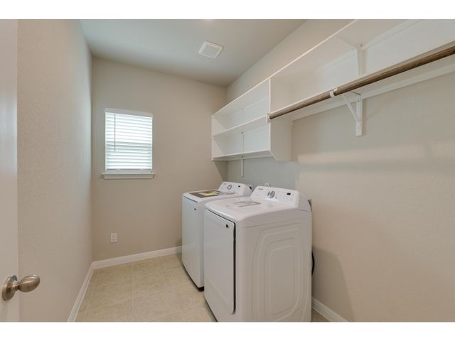 111 Grapefruit RD, Hutto, TX 78634