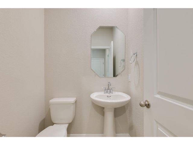 111 Grapefruit RD, Hutto, TX 78634