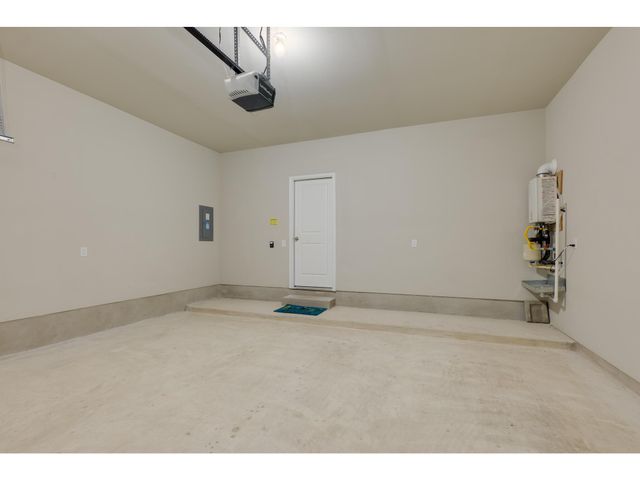 111 Grapefruit RD, Hutto, TX 78634