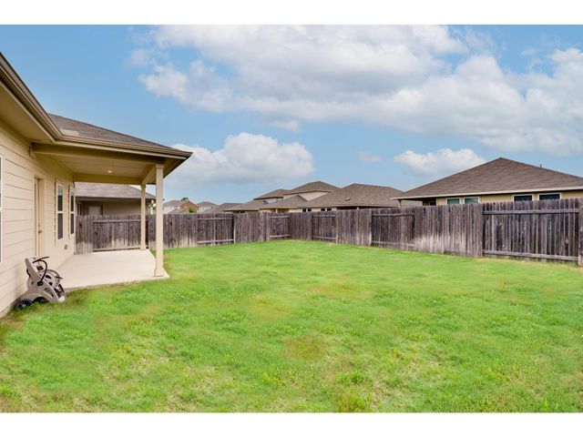 111 Grapefruit RD, Hutto, TX 78634