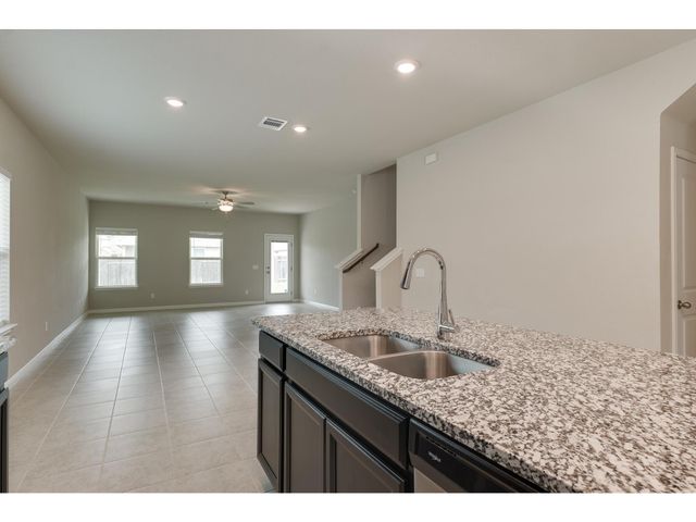 111 Grapefruit RD, Hutto, TX 78634