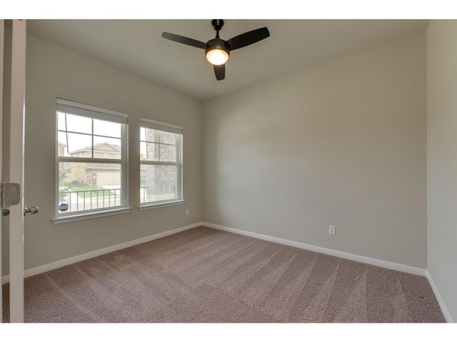 111 Grapefruit RD, Hutto, TX 78634