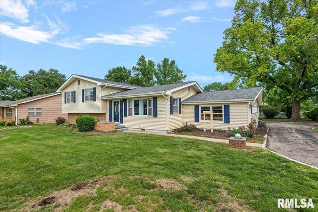 601 South Grand Avenue, Chatham, IL 62629