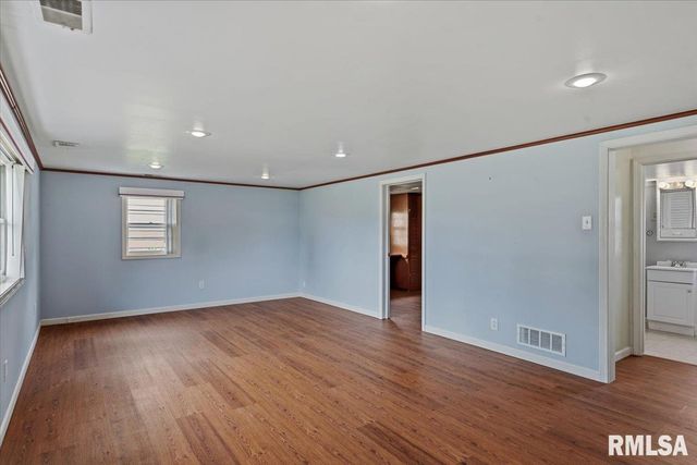 601 South Grand Avenue, Chatham, IL 62629