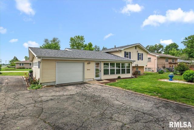 601 South Grand Avenue, Chatham, IL 62629