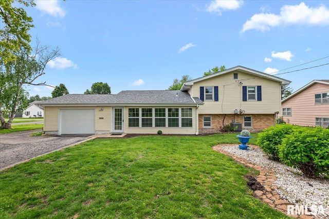 601 South Grand Avenue, Chatham, IL 62629