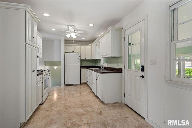 601 South Grand Avenue, Chatham, IL 62629
