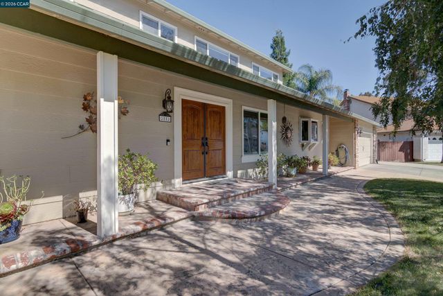 11 Mt Lee Pl, Clayton, CA 94517