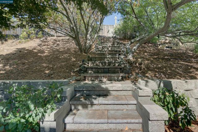 11 Mt Lee Pl, Clayton, CA 94517