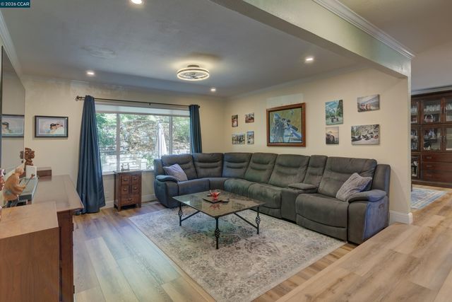 11 Mt Lee Pl, Clayton, CA 94517