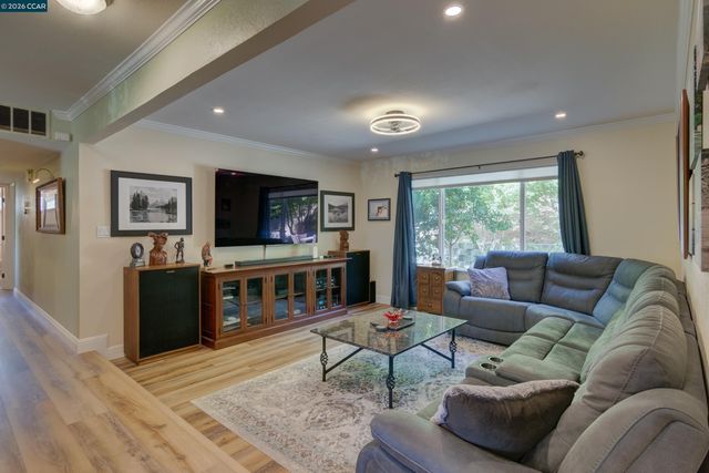 11 Mt Lee Pl, Clayton, CA 94517