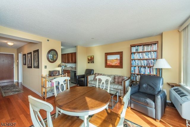 300 Main St 704, Little Falls Twp., NJ 07424