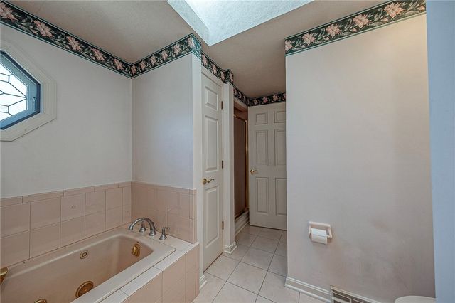 2011 Fortune Ct, South Fayette, PA 15017