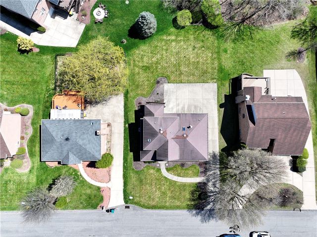 2011 Fortune Ct, South Fayette, PA 15017