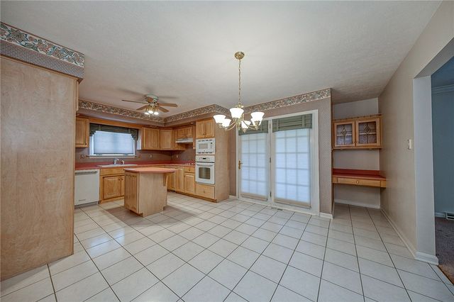 2011 Fortune Ct, South Fayette, PA 15017