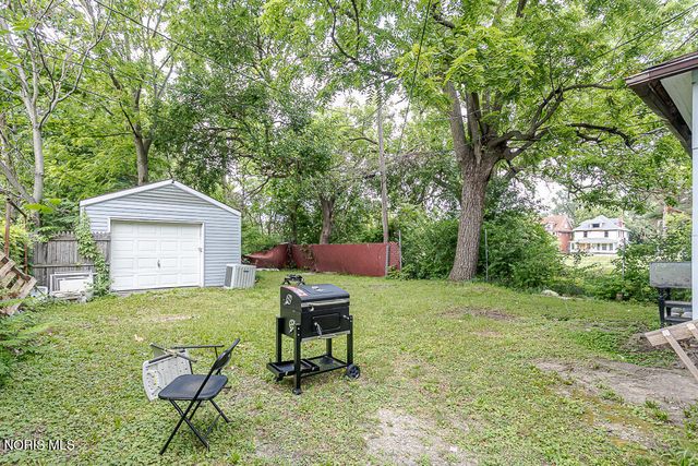 122 Columbia Street, Toledo, OH 43620