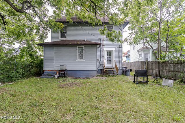 122 Columbia Street, Toledo, OH 43620