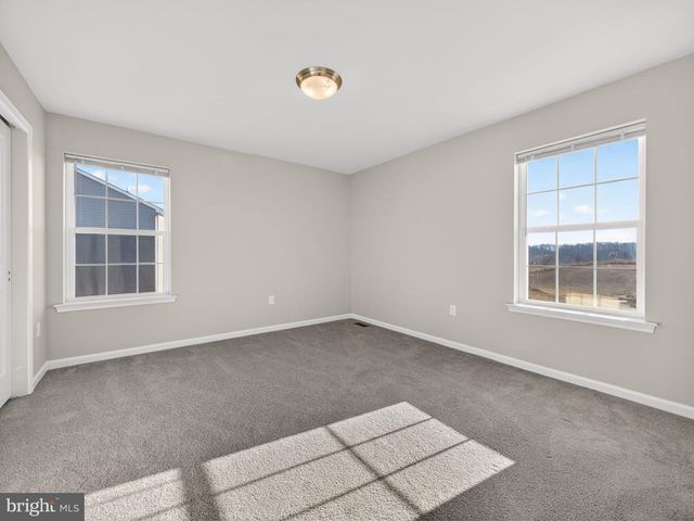 219 SUNGLO DR, Leesport, PA 19533