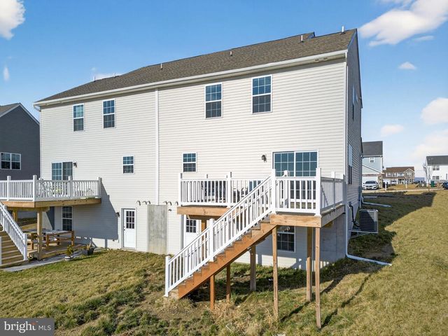 219 SUNGLO DR, Leesport, PA 19533