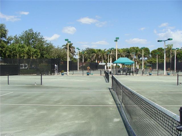 857 Reef Point CIR, Naples, FL 34108