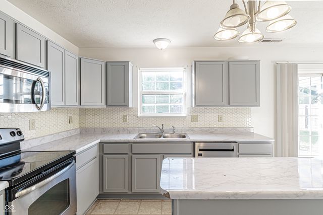 2556 Liatris Drive, Plainfield, IN 46168