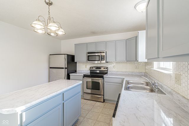 2556 Liatris Drive, Plainfield, IN 46168