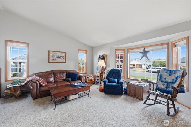 1036 Ridgeway Drive, Lynden, WA 98264