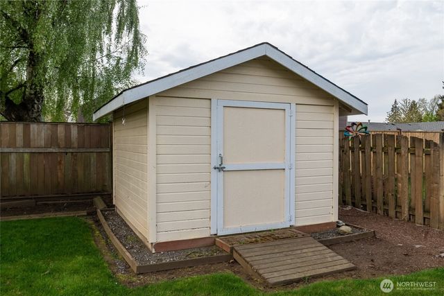 1036 Ridgeway Drive, Lynden, WA 98264