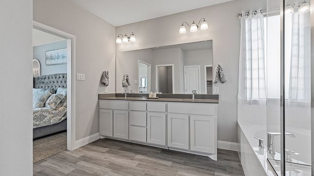 6869 BRAHMAN Drive, Arlington, TX 76001