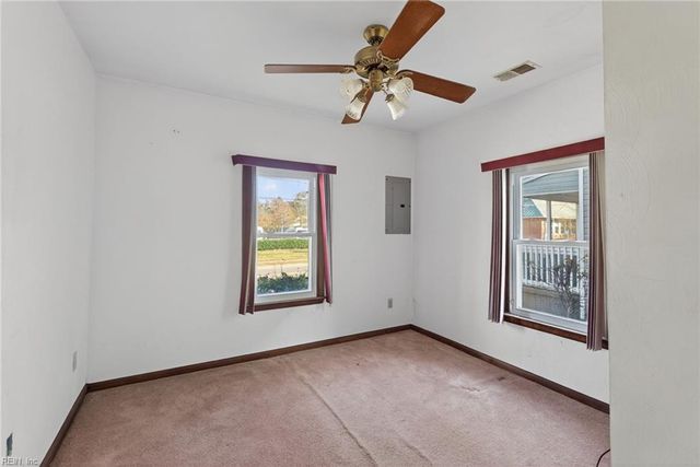 129 S 6th ST, Suffolk, VA 23434