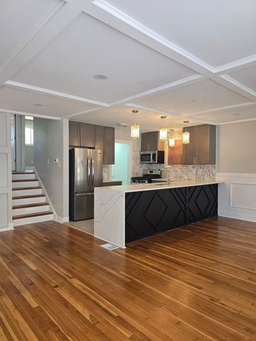 8505 S King Drive, Chicago, IL 60619