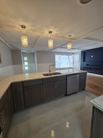 8505 S King Drive, Chicago, IL 60619