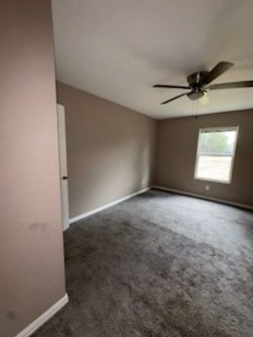 5821 Black Oak Lane, River Oaks, TX 76114