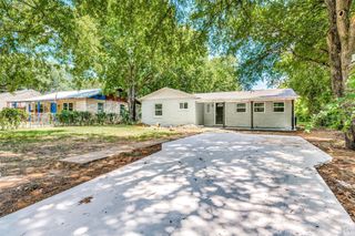 5821 Black Oak Lane, River Oaks, TX 76114