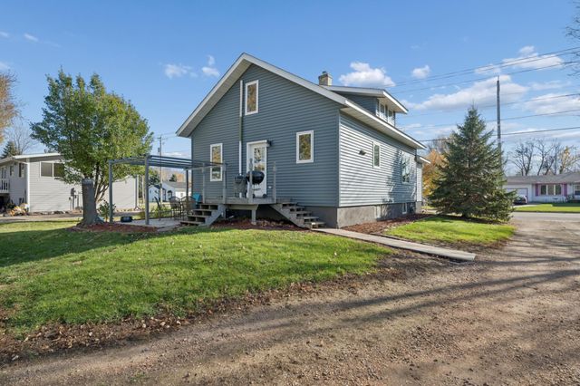 601 Mill Avenue NE, Montgomery, MN 56069