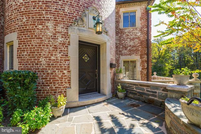 2701 32ND ST NW, Washington, DC 20008