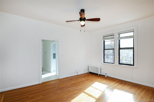 11525 Metropolitan Avenue 233, Kew Gardens, NY 11418