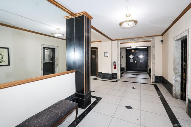 11525 Metropolitan Avenue 233, Kew Gardens, NY 11418