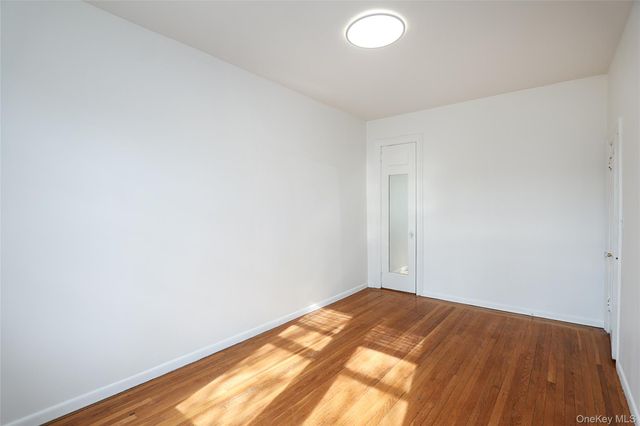 11525 Metropolitan Avenue 233, Kew Gardens, NY 11418