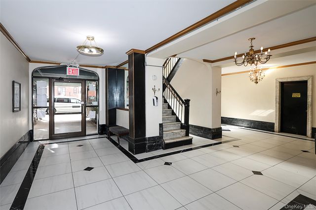 11525 Metropolitan Avenue 233, Kew Gardens, NY 11418