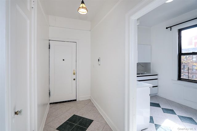 11525 Metropolitan Avenue 233, Kew Gardens, NY 11418