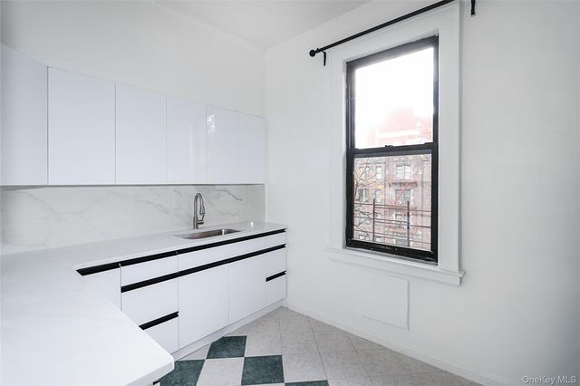 11525 Metropolitan Avenue 233, Kew Gardens, NY 11418