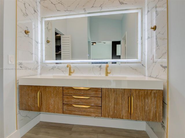 1524 Gabriel St, Hollywood, FL 33020