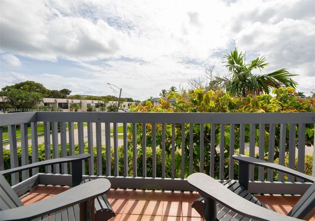 1524 Gabriel St, Hollywood, FL 33020