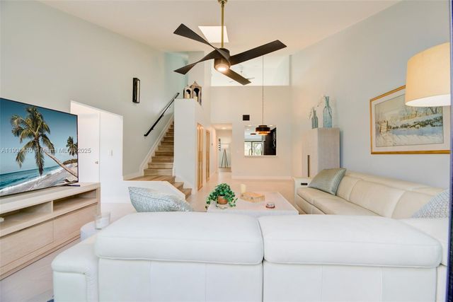 1524 Gabriel St, Hollywood, FL 33020